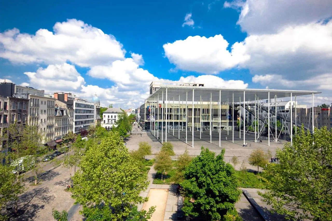 Sleep Inn - Black And White Modern Flat With Cityview Antwerp Belgium